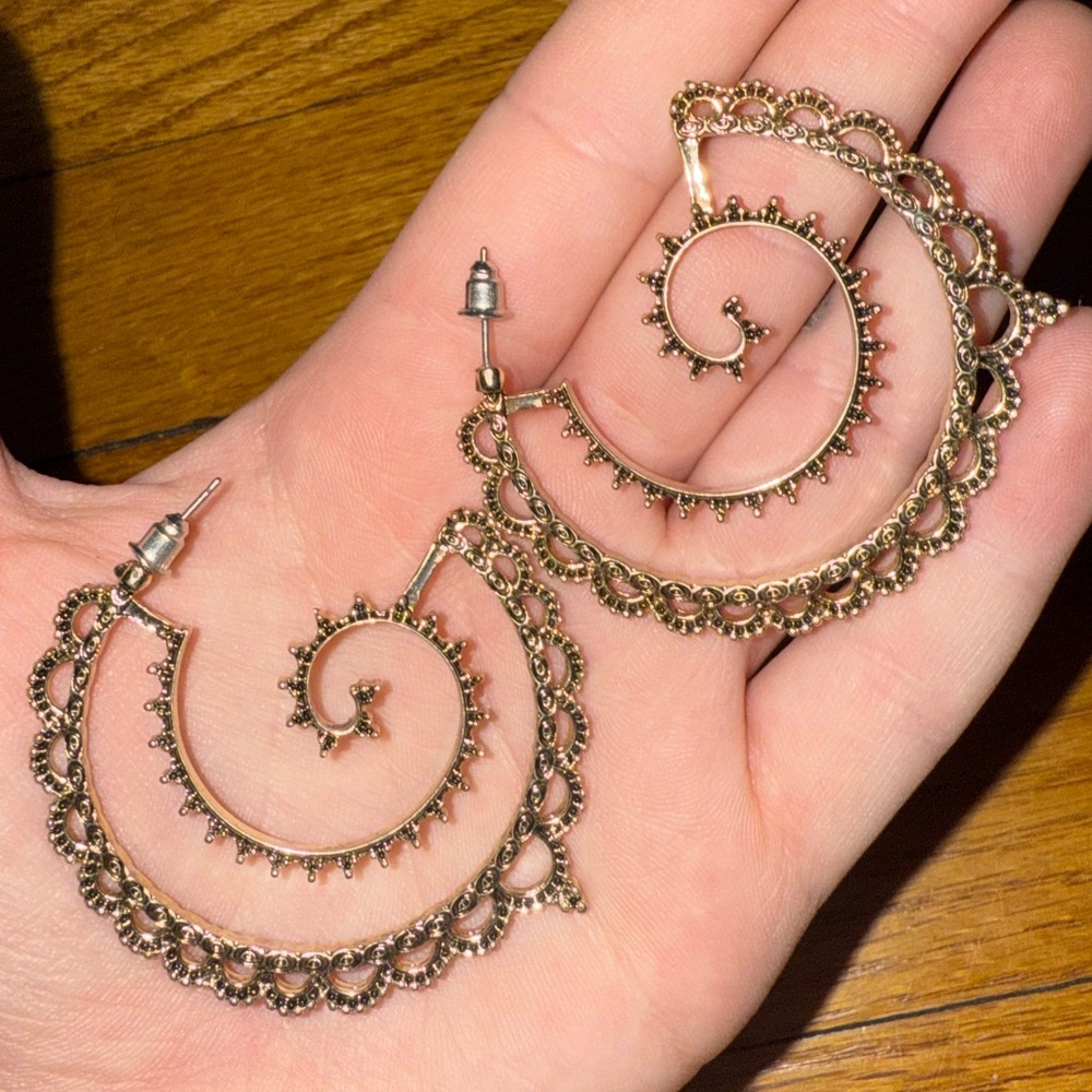 Elegant Gold Spiral Earrings